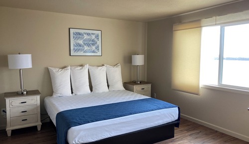 Deluxe Suite, River View