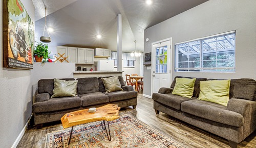 House (2 Bedrooms)