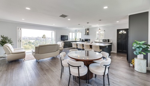 House (4 Bedrooms)