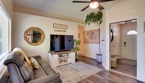 House (2 Bedrooms)