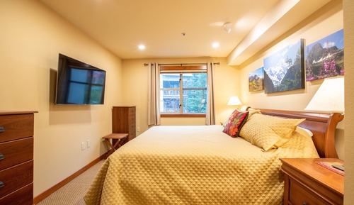 Condo, 2 Bedrooms