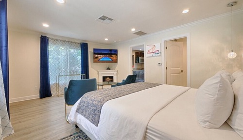 Luxury Room, 1 King Bed, Mountain View