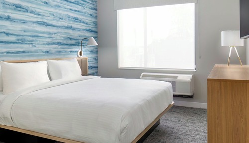 Suite, 1 Bedroom (Mobility Accessible, Roll-in Shower)