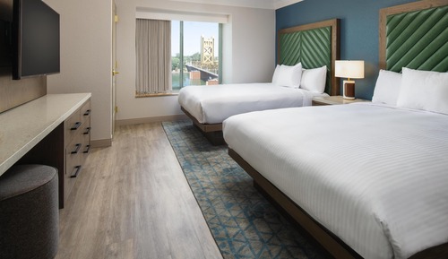 Suite, 2 Queen Beds (2 Room Suite, Partial River View)