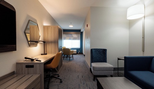 Suite, 1 King Bed, Accessible Bathtub (Mobility)