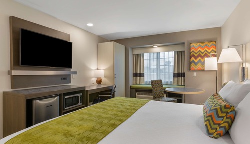 Standard Room, 1 King Bed, Accessible, Bathtub