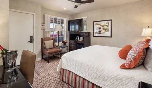 Traditional Room, 1 King Bed, Accessible