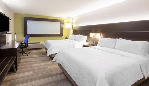 Standard Room, 2 Queen Beds, Accessible Bathtub