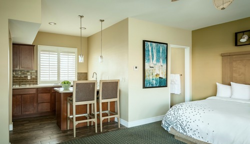 Suite, 2 Queen Beds, Kitchen