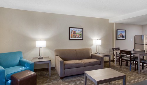 Suite, 2 Queen Beds, Non Smoking, Kitchenette (with Sofabed)
