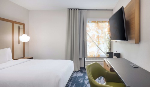 Room, 1 Queen Bed, Accessible Bathtub