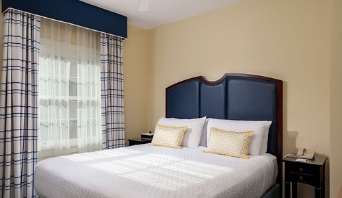 Standard Suite, 1 King Bed, Garden View