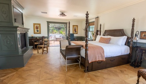 Hacienda Suite
