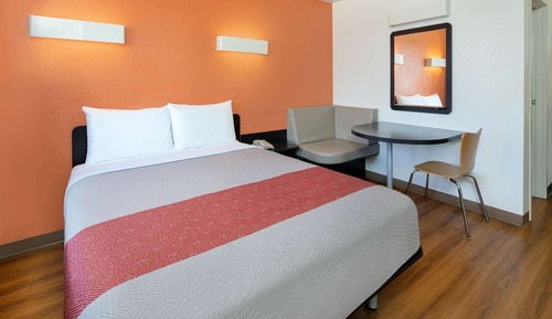 Standard Room, 1 Queen Bed, Non Smoking