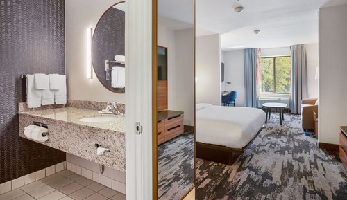 Studio, 1 King Bed with Sofa bed, Hearing Accessible (Accessible Bathtub)