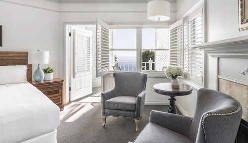 Pacific Edge Limited King + Balcony