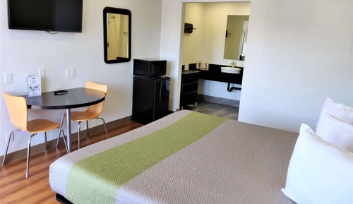 Standard Room, 1 Queen Bed, Accessible, Non Smoking