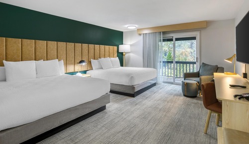 Standard Room, Multiple Beds, Balcony, Courtyard View