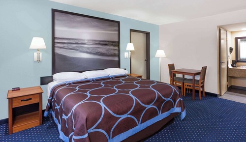 Standard Room, 1 King Bed