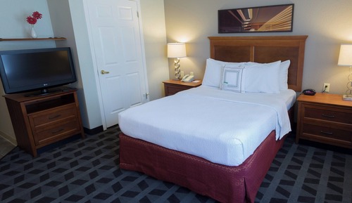 Studio Suite, 1 Queen Bed (Mobility/Hearing Accessible, Tub)