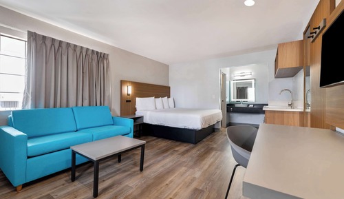 Standard Suite, 1 Queen Bed, Non Smoking