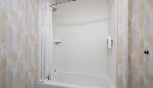 Studio, 1 King Bed, Accessible, Bathtub