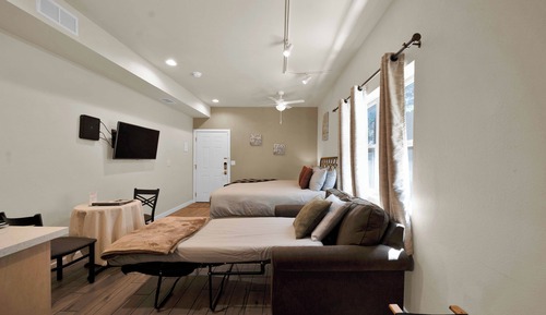 The Jack Rabbit Room , 1 King Bed (Pet Friendly)