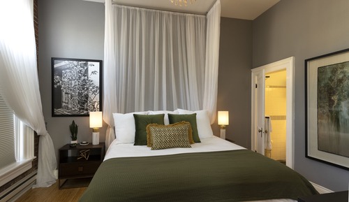 Romantic Apartment, 1 King Bed, Non Smoking, Fireplace (4TH)