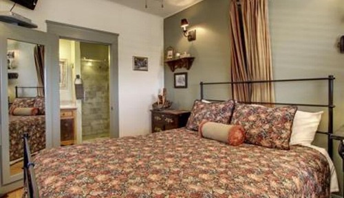 Standard Triple Room, Ensuite, Mountain View (Miner's Suite)