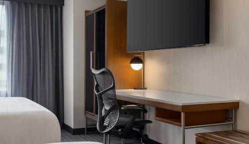 Queen Room with Two Queen Beds, Limited View and Roll-in Shower - Mobility Accessible