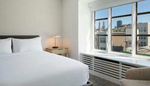 Larger Guest room, 2 Queen, Urban view