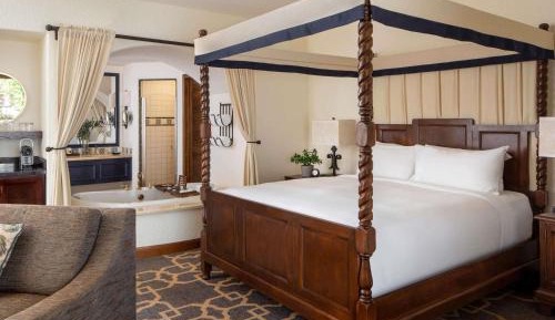 Mission Spa King Suite with Sofa Bed, Fireplace, Patio or Balcony, Jacuzzi and Garden View