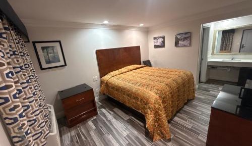 Queen Room