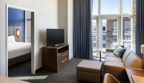 One-Bedroom King Suite 