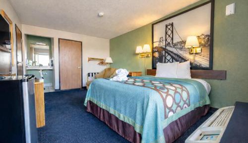 Queen Room - Disability Access