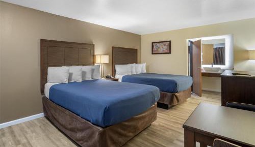 Queen Room with Two Queen Beds - Non-Smoking