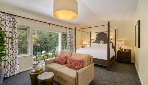 Vineyard King Suite with Sofa Bed, Fireplace, Jacuzzi and Garden View