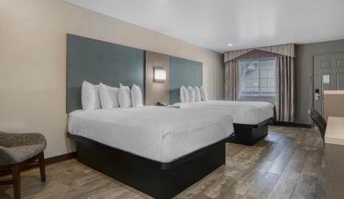 Queen Room with Two Queen Beds - Non-Smoking