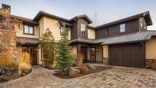Four-Bedroom Apartment