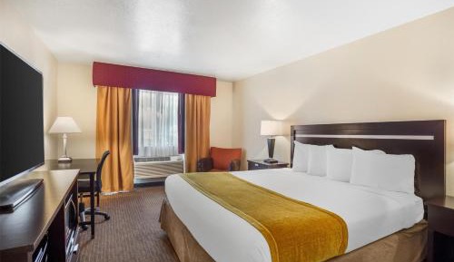 King Room with Roll-in Shower - Disability Access/Non-Smoking