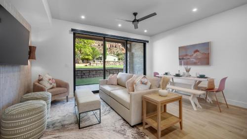 Luxury Villa 1 Bed 1 Bath / Patio 