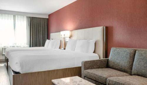 Queen Room with Two Queen Beds and Sofa Bed - Non-Smoking