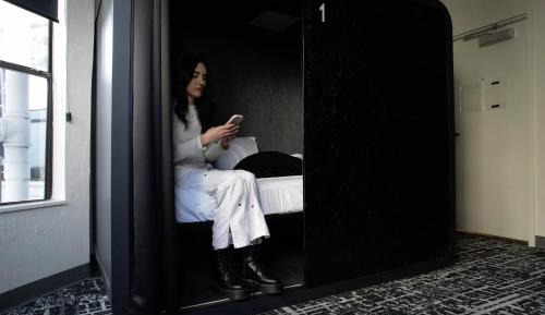 Single Bed in Mixed Dormitory Room