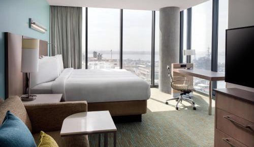 Corner King Suite with Sofa Bed and View