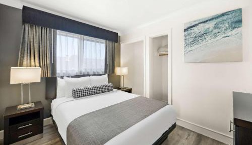 Deluxe Queen Room with Two Queen Beds - Non-Smoking