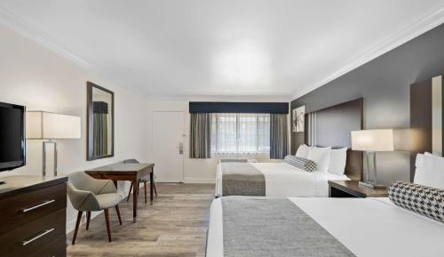 Queen Room with Two Queen Beds - Non-Smoking