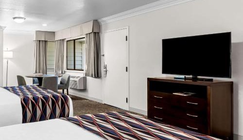 Queen Room with Two Queen Beds and Sofa Bed - Non-Smoking