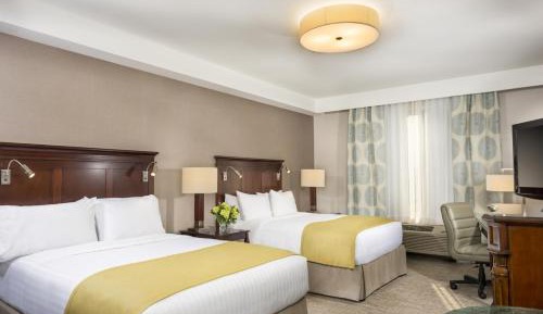 Deluxe Queen Room with Two Queen Beds