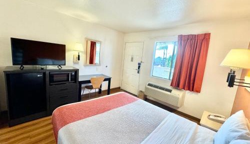 Queen Room - Disability Access - Roll in Shower