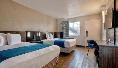 1 Full Bed | ADA/Tub |Free Parking